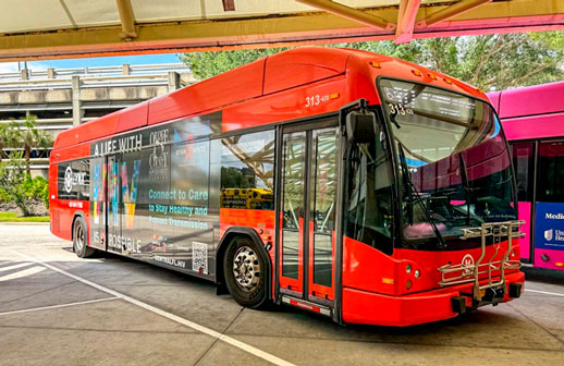 Nuevo servicio de bus conecta los parques de Orlando