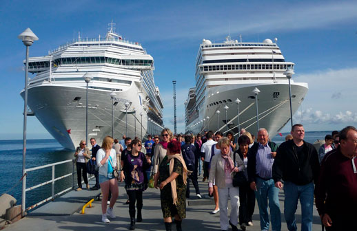 Visitantes internacionales generaron más de 13 mil millones de dólares en divisas
