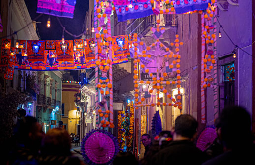 Guanajuato Capital se llena de tradiciones vivas en el Día de Muertos