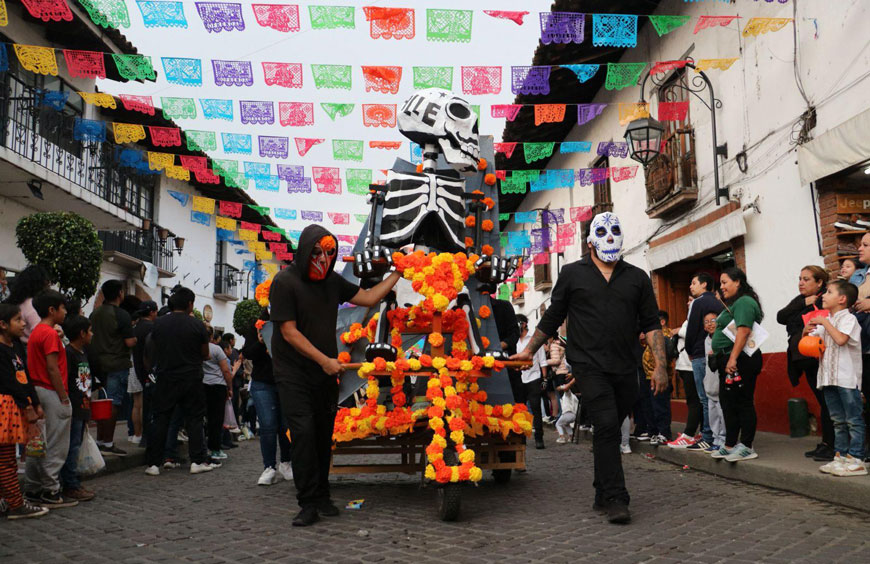 Valle de Bravo se viste de tradición con el Festival de las Almas 2025