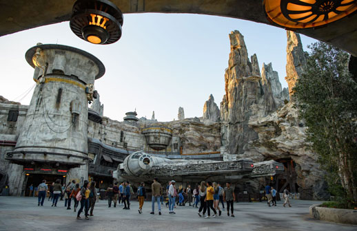 Disneyland celebra el Life Day con Chewbacca en Galaxy’s Edge