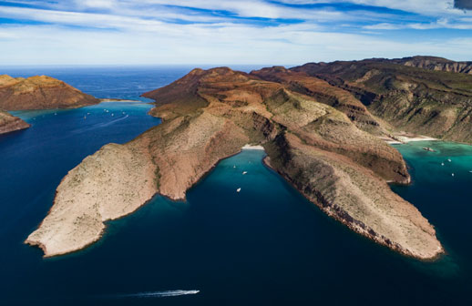 La Paz fortalece su conectividad aérea