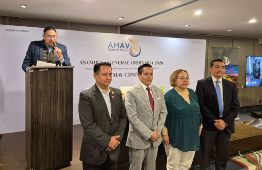 Raymundo Flores es reelecto presidente de AMAV CDMX