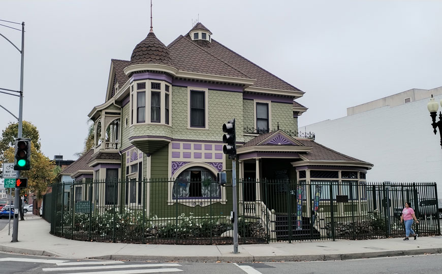 Travel Santa Ana inaugura abril con música, historia y arte comunitario