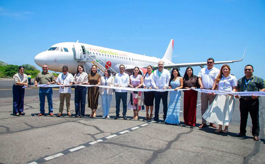 Inicia operaciones la ruta Manzanillo / AIFA