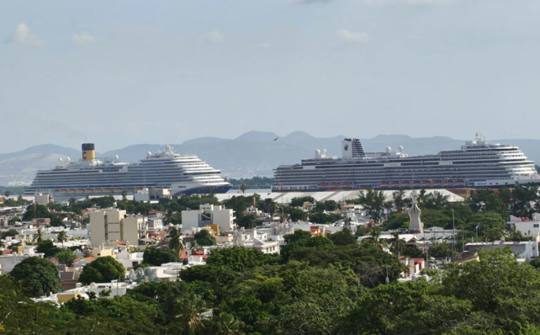 Mazatlán registra doble arribo de cruceros con más de 6 mil pasajeros