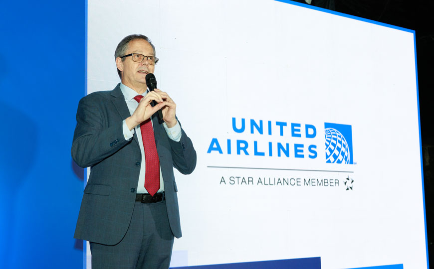 United Airlines celebra 60 años en México con nuevas inversiones